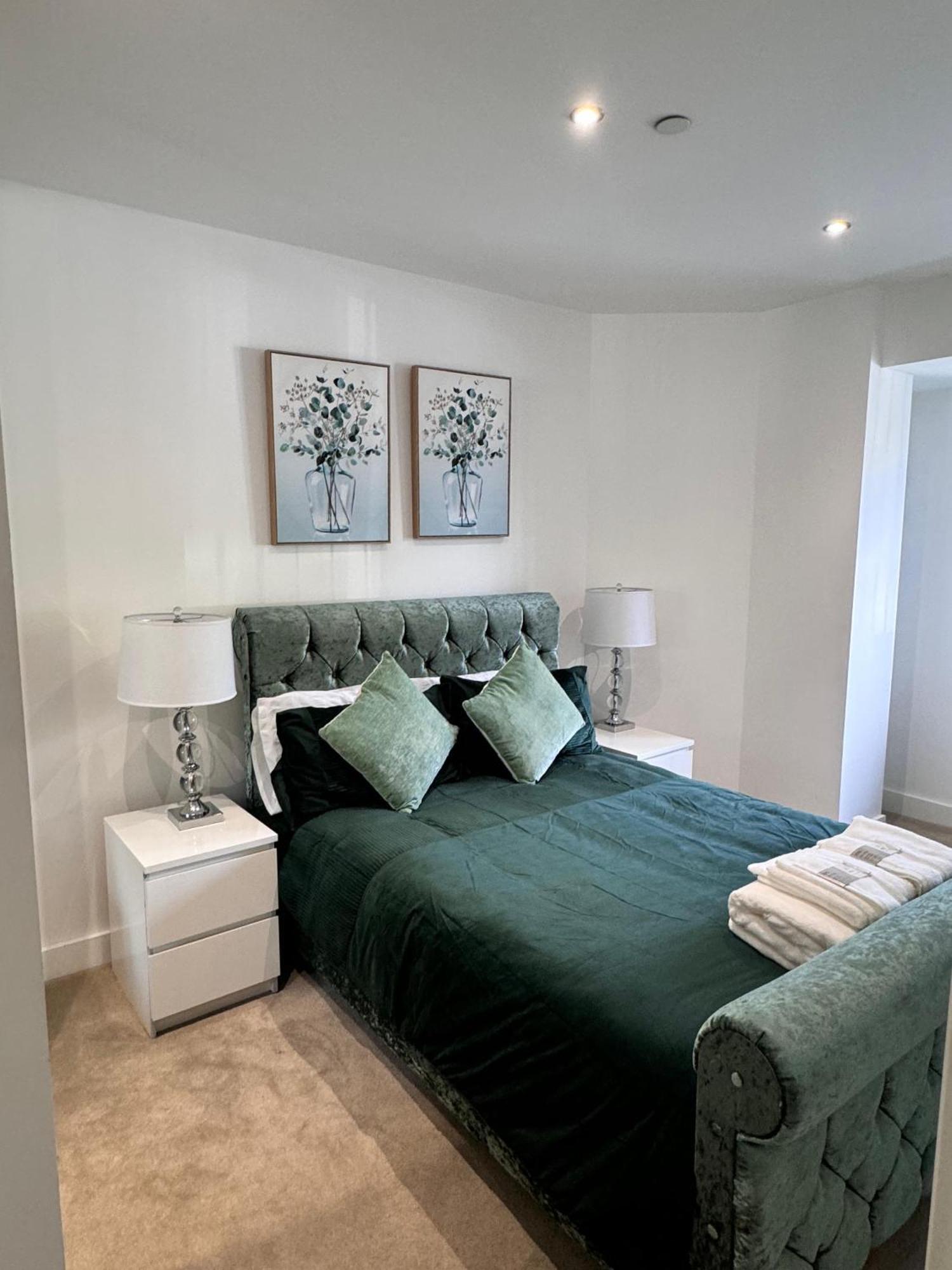 Stylish Luxury Solihull Flat Exterior photo